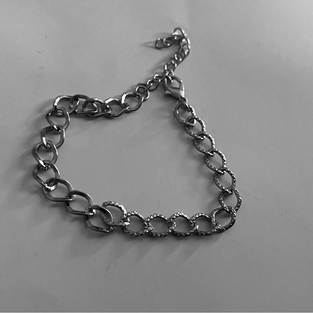 New Woman’s Sterling Silver Handmade Hammered Chain Link Bracelet